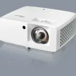 Compact high brightness short throw laser projector